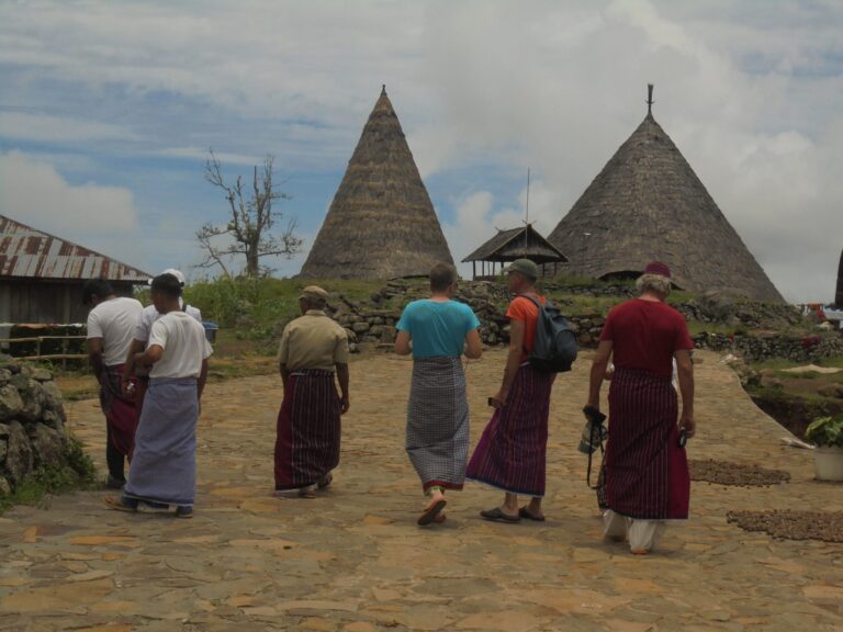 One Day Tour To Todo Traditional House